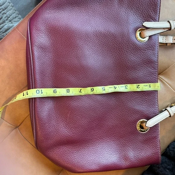 Michael Kors burgundy shoulder bag - Picture 9 of 12